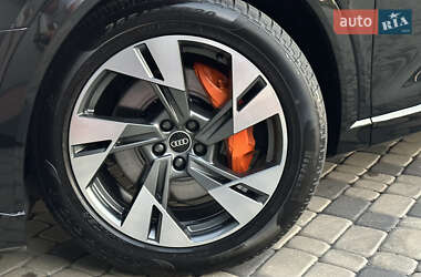 Позашляховик / Кросовер Audi e-tron 2023 в 