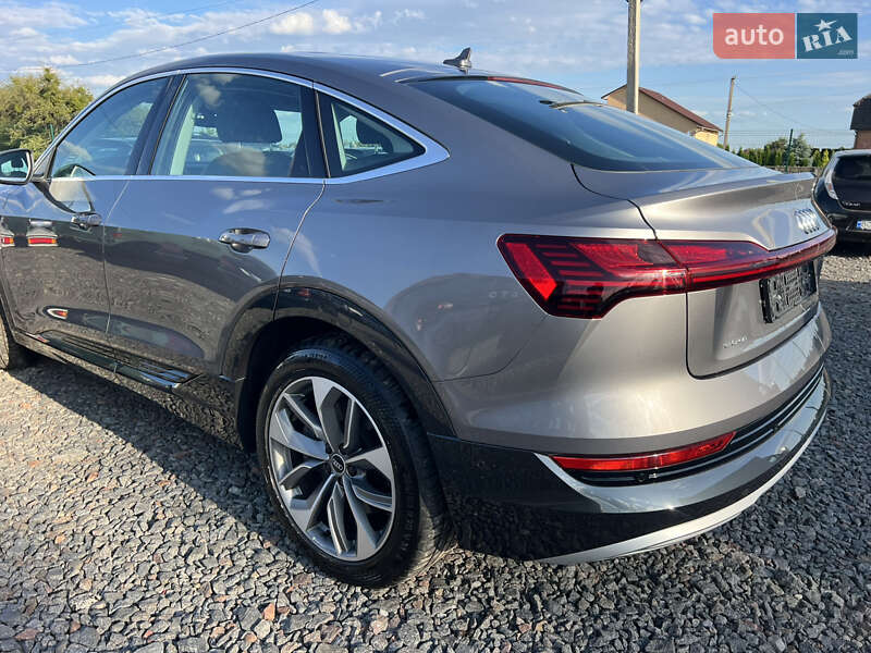 Внедорожник / Кроссовер Audi e-tron 2021 в 