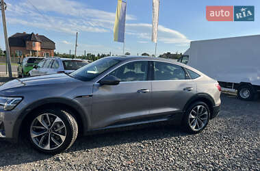 Внедорожник / Кроссовер Audi e-tron 2021 в 