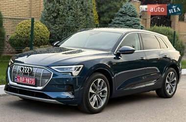 Внедорожник / Кроссовер Audi e-tron 2021 в 