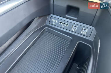 Внедорожник / Кроссовер Audi e-tron 2019 в 