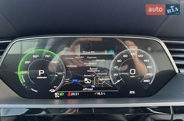 Внедорожник / Кроссовер Audi e-tron 2019 в 