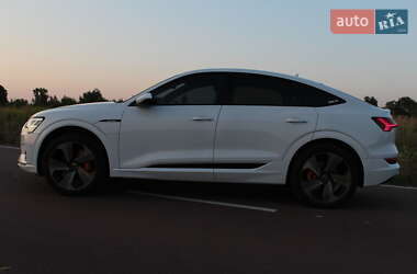 Внедорожник / Кроссовер Audi e-tron 2021 в 