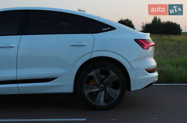 Внедорожник / Кроссовер Audi e-tron 2021 в 