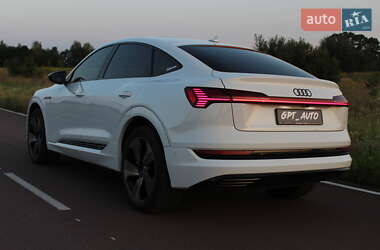 Внедорожник / Кроссовер Audi e-tron 2021 в 
