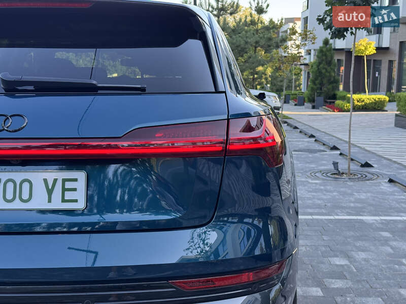 Внедорожник / Кроссовер Audi e-tron 2019 в Ужгороде