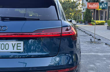 Внедорожник / Кроссовер Audi e-tron 2019 в 