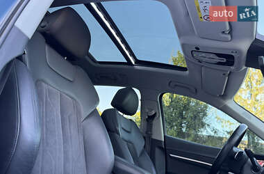 Внедорожник / Кроссовер Audi e-tron 2019 в 
