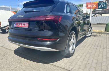 Внедорожник / Кроссовер Audi e-tron 2020 в 
