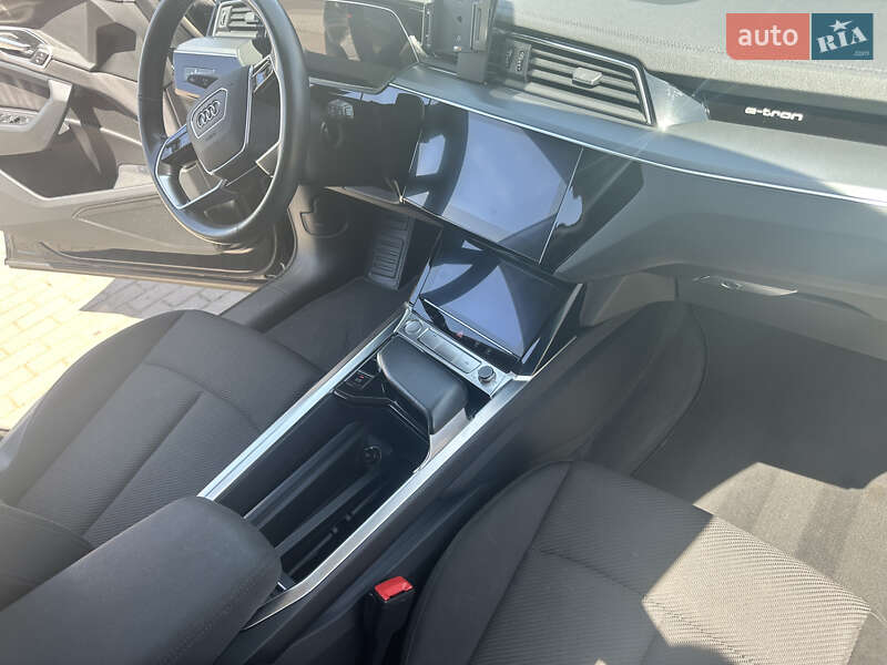 Внедорожник / Кроссовер Audi e-tron 2020 в Иршаве фото 9 Внедорожник / Кроссовер Audi e-tron 2020 в Иршаве
