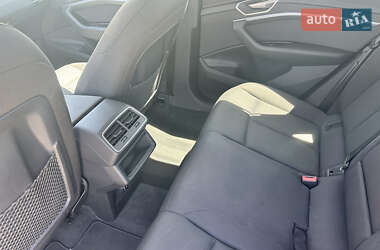 Внедорожник / Кроссовер Audi e-tron 2020 в 