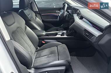 Внедорожник / Кроссовер Audi e-tron 2020 в 