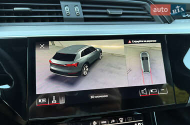 Внедорожник / Кроссовер Audi e-tron 2022 в 