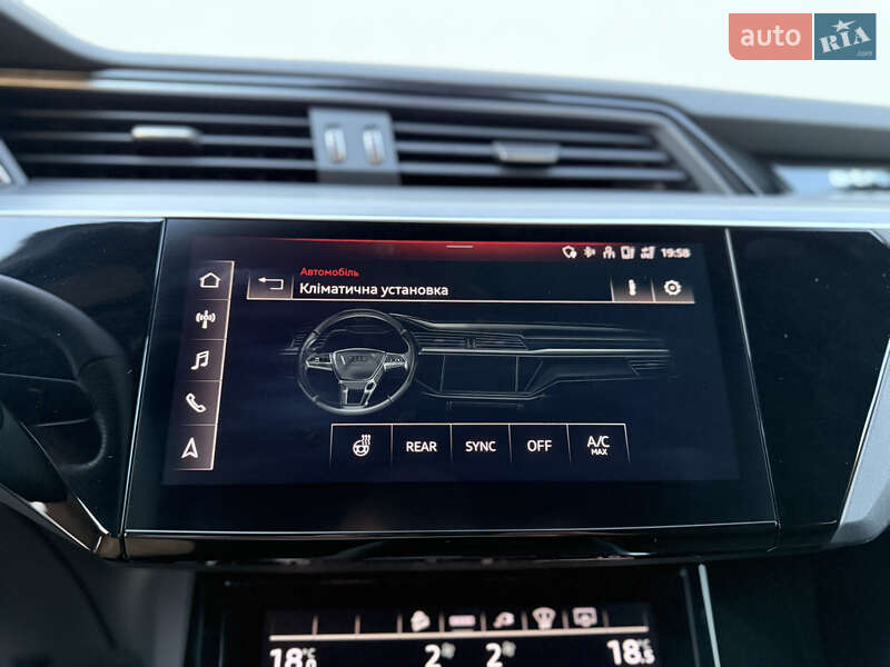 Внедорожник / Кроссовер Audi e-tron 2022 в Киеве