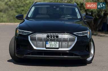 Внедорожник / Кроссовер Audi e-tron 2019 в 