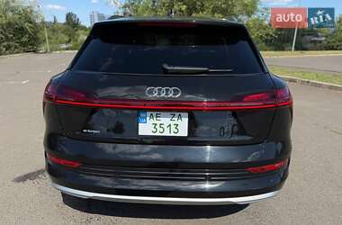 Внедорожник / Кроссовер Audi e-tron 2019 в 