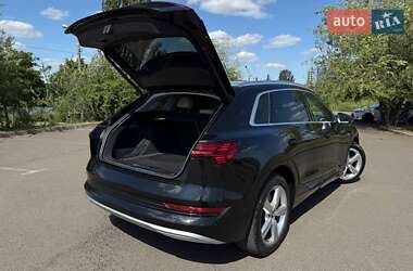 Внедорожник / Кроссовер Audi e-tron 2019 в 