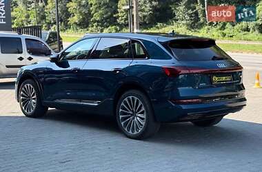 Внедорожник / Кроссовер Audi e-tron 2021 в 