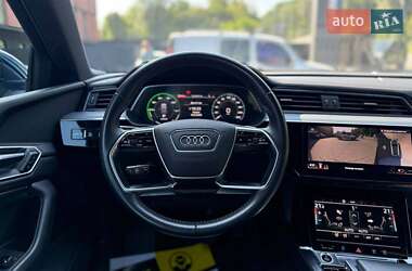 Внедорожник / Кроссовер Audi e-tron 2021 в 