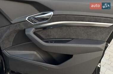 Внедорожник / Кроссовер Audi e-tron 2019 в 