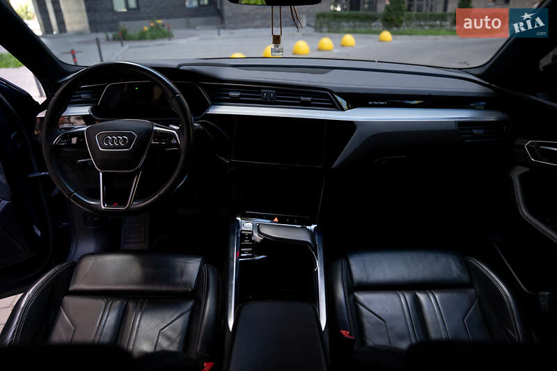 Внедорожник / Кроссовер Audi e-tron 2019 в Киеве