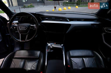 Внедорожник / Кроссовер Audi e-tron 2019 в 