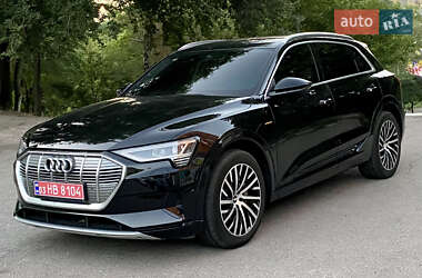 Внедорожник / Кроссовер Audi e-tron 2019 в 