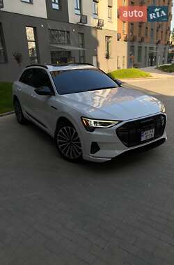 Внедорожник / Кроссовер Audi e-tron 2019 в 