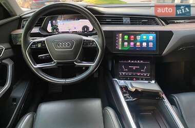 Внедорожник / Кроссовер Audi e-tron 2019 в 