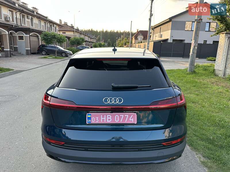 Внедорожник / Кроссовер Audi e-tron 2022 в Киеве фото 27 Внедорожник / Кроссовер Audi e-tron 2022 в Киеве