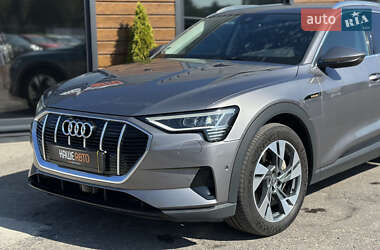 Внедорожник / Кроссовер Audi e-tron 2019 в 
