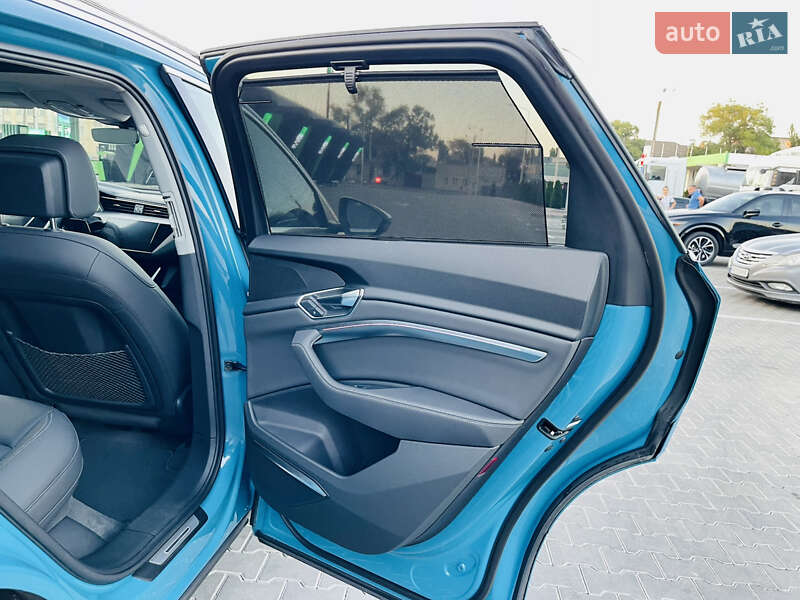 Внедорожник / Кроссовер Audi e-tron 2019 в Одессе фото 16 Внедорожник / Кроссовер Audi e-tron 2019 в Одессе