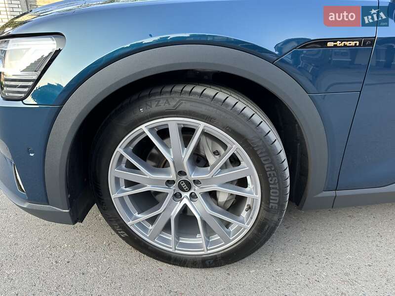 Внедорожник / Кроссовер Audi e-tron 2022 в Киеве фото 22 Внедорожник / Кроссовер Audi e-tron 2022 в Киеве