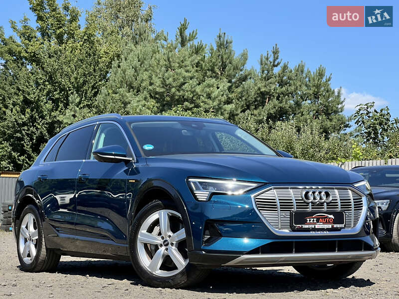 Внедорожник / Кроссовер Audi e-tron 2023 в 