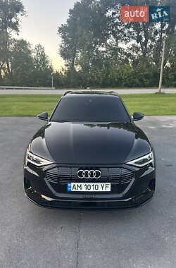 Внедорожник / Кроссовер Audi e-tron 2019 в 
