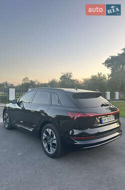 Внедорожник / Кроссовер Audi e-tron 2019 в 