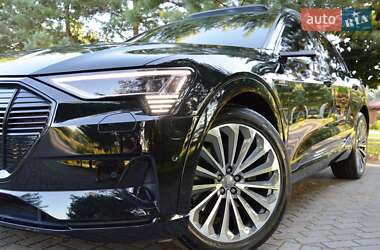 Внедорожник / Кроссовер Audi e-tron 2020 в 