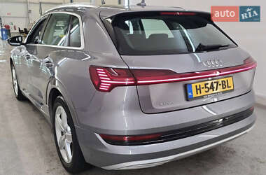 Внедорожник / Кроссовер Audi e-tron 2019 в 
