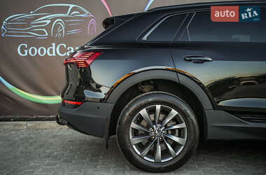 Внедорожник / Кроссовер Audi e-tron 2019 в 