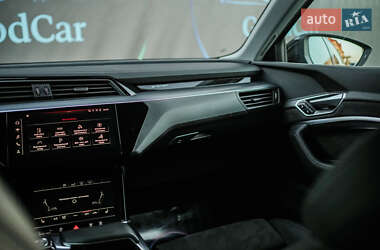 Внедорожник / Кроссовер Audi e-tron 2019 в 