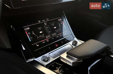 Внедорожник / Кроссовер Audi e-tron 2020 в 