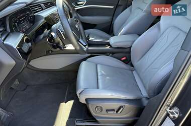 Внедорожник / Кроссовер Audi e-tron 2021 в 