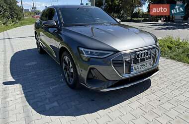 Внедорожник / Кроссовер Audi e-tron 2021 в 