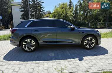 Внедорожник / Кроссовер Audi e-tron 2021 в 