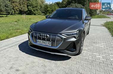 Внедорожник / Кроссовер Audi e-tron 2021 в 