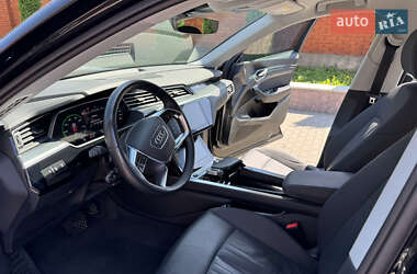 Внедорожник / Кроссовер Audi e-tron 2023 в 