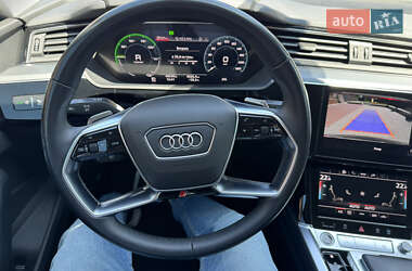 Внедорожник / Кроссовер Audi e-tron 2023 в 