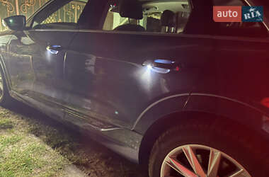 Внедорожник / Кроссовер Audi e-tron 2019 в 
