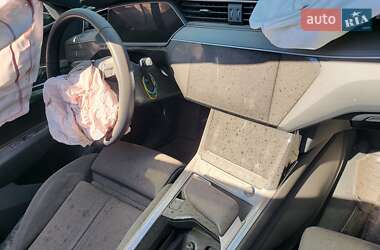Внедорожник / Кроссовер Audi e-tron 2019 в 
