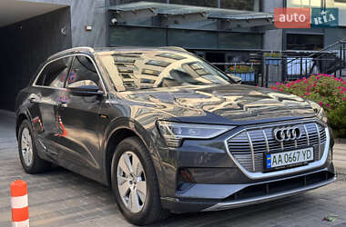 Внедорожник / Кроссовер Audi e-tron 2019 в 